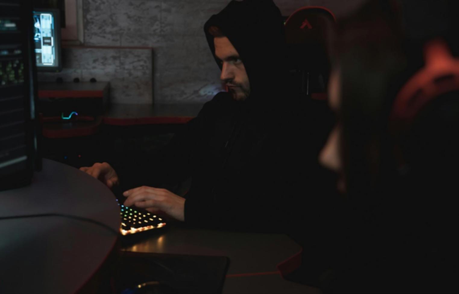 Showcase of professional 3D game environments created by program graduates